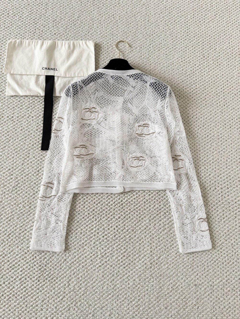 Chanel White Lace Cropped Knitting Cardigan Sweater - Picture 2 of 9